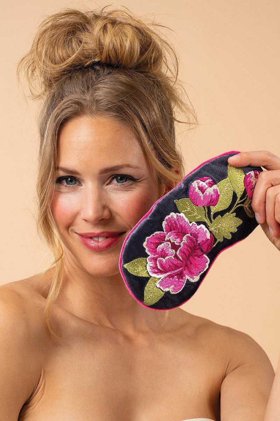 Women Powder | Lavender Velvet Eyemask Painted Peony